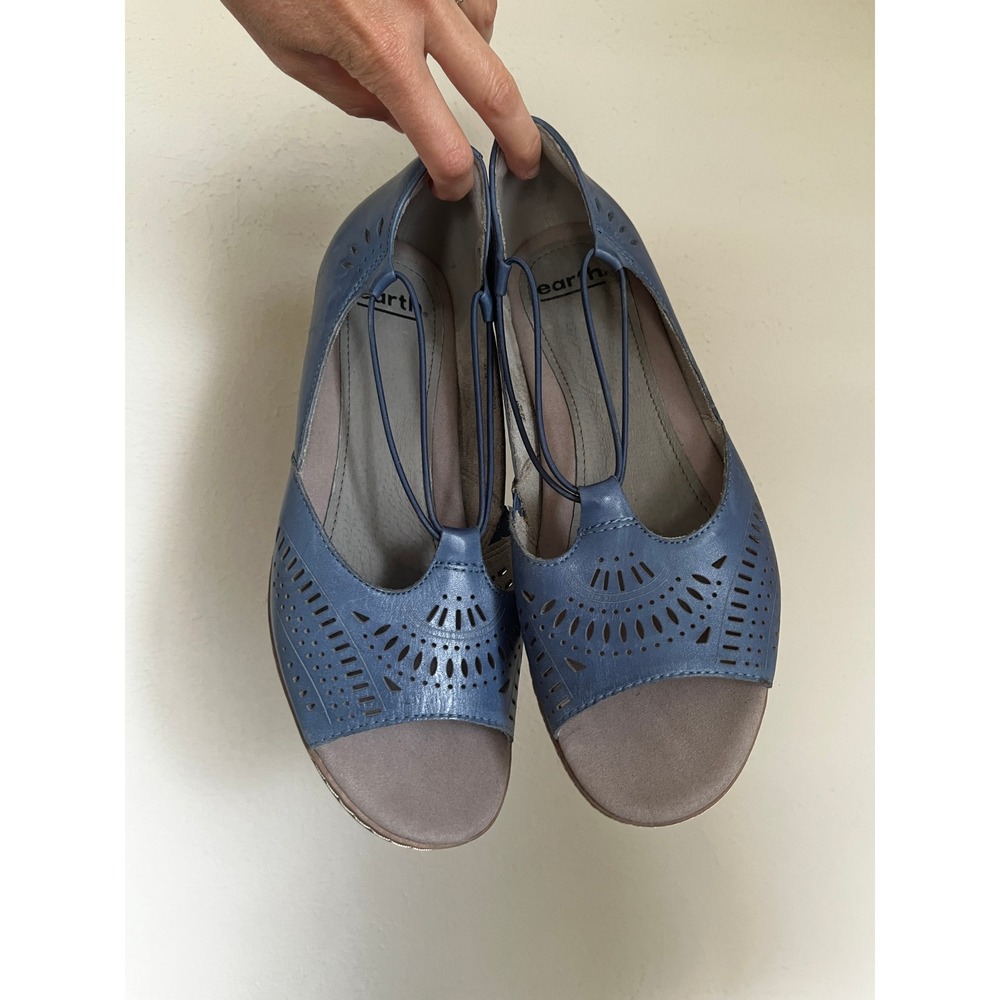 Earth Leather Flat Sandals size 9.5 Sapphire Blue Boho Chic Casual Comfort Shoes